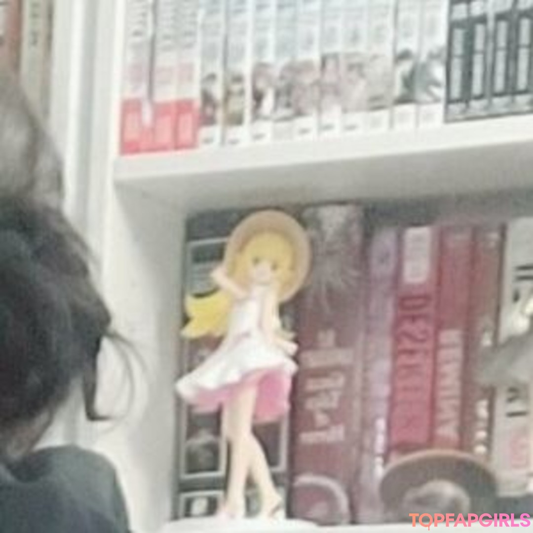 NekomancerKun nude model galleries