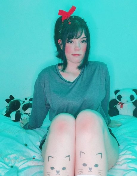 Feh Mark nude actress image