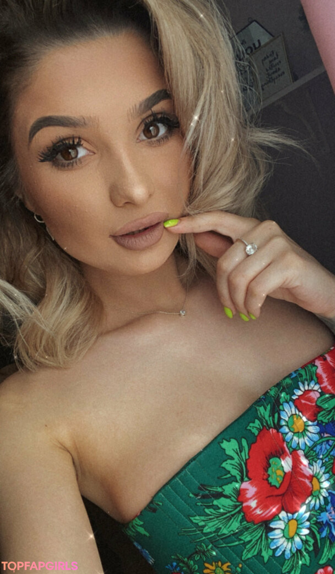 kimchopra pornstar beautiful photo
