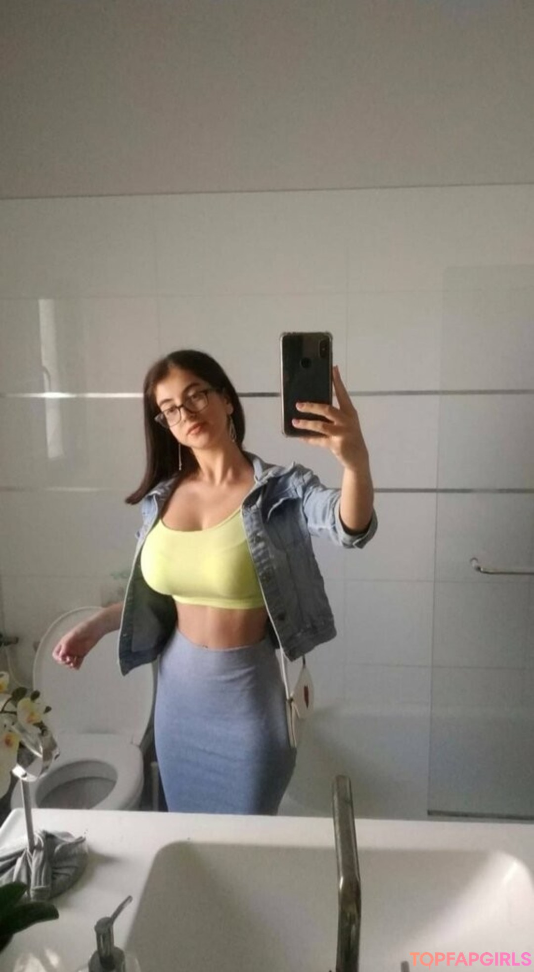 Romi perfect pornstar pic