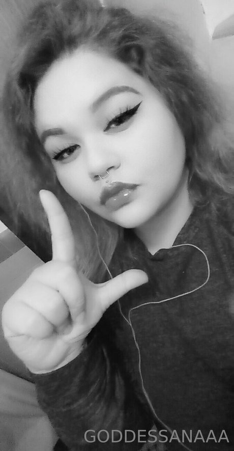 goontherapy sex model photos