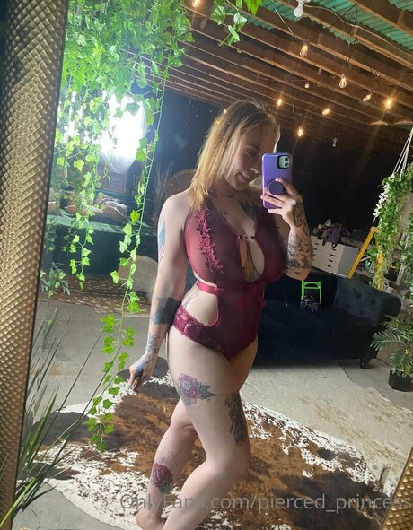 pierced princess free pornstar img