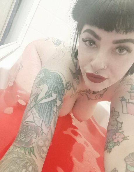 ladygraves star nude images