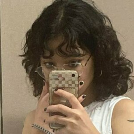 carmennl0ve top profile image