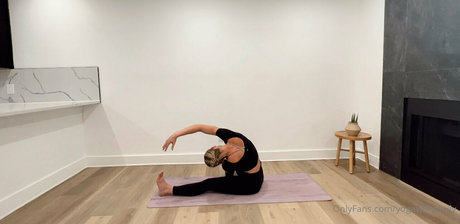 yogawithemily star pretty pictures