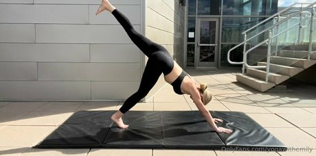 yogawithemily pornstar nudes img