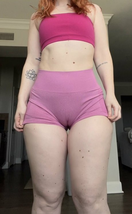 Kaylee Cox naked model image