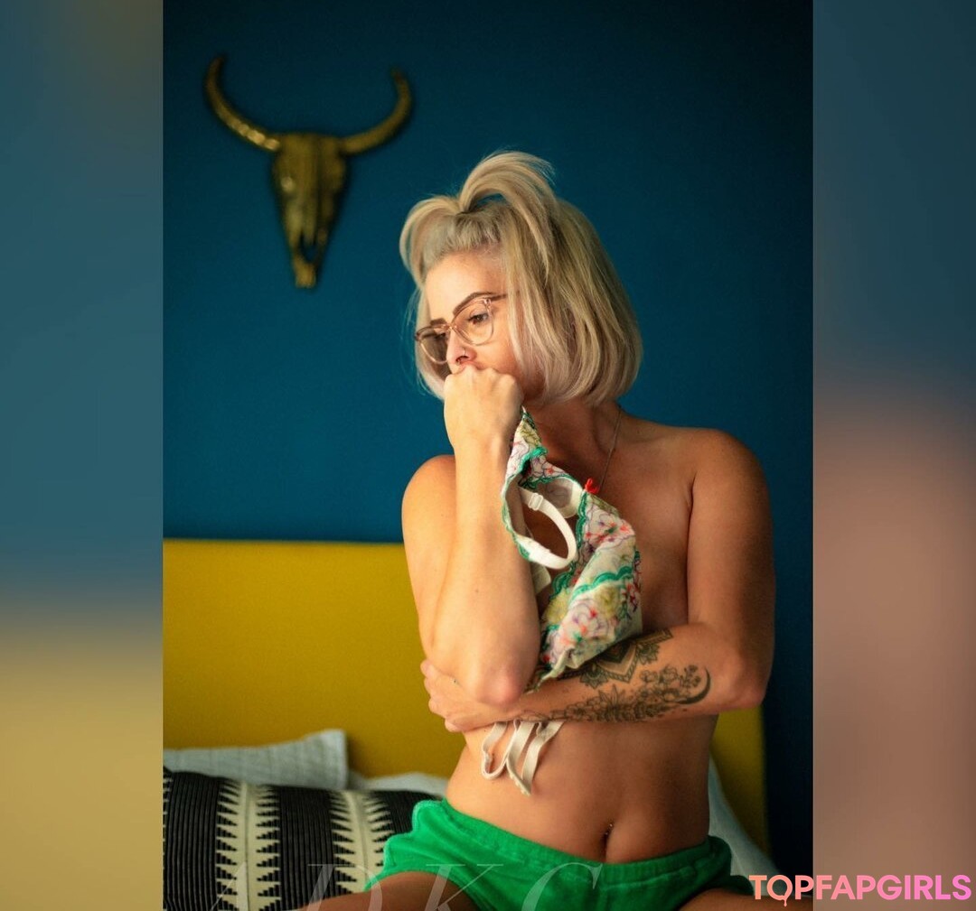 cuckolcouple onlyfans erotic photo