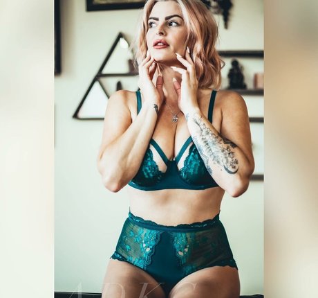 Natalie Rose nice model photo