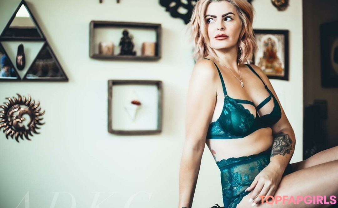 petite skinny onlyfans naked images
