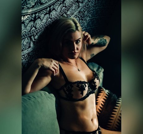 Natalie Rose nude pornstar archive