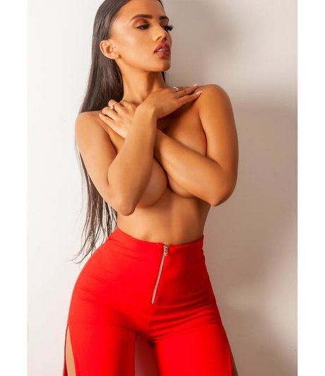 karinagarciaoficial sex model pictures