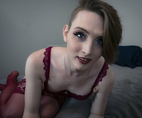 veroticajae model free photo