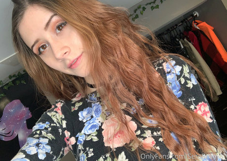 teen natural tits onlyfans hd image