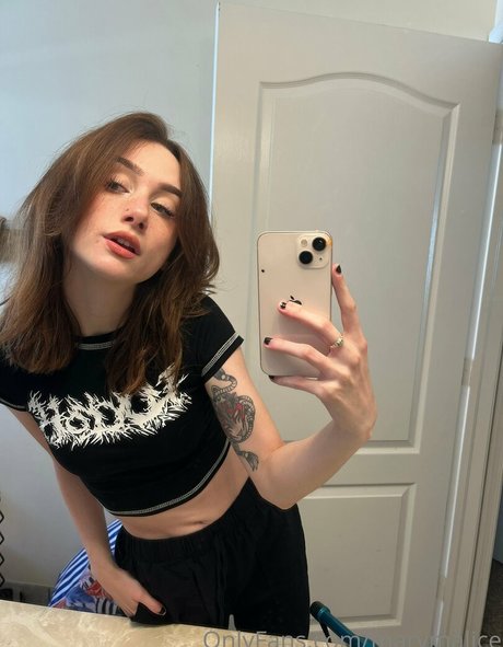 marymalice naked model pictures