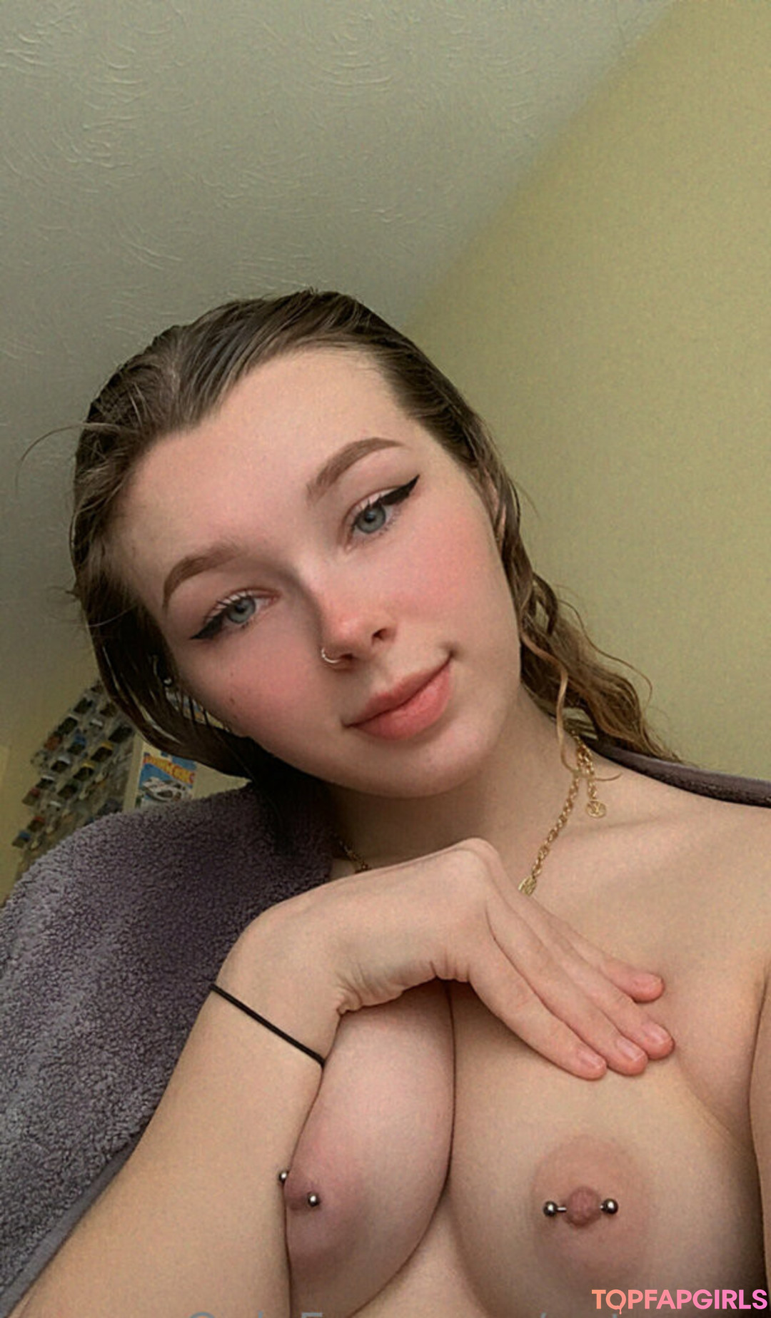 clothed onlyfans free sexy picture