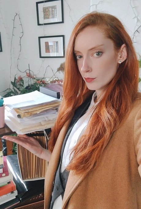 Miss Chloe ASMR pretty star images