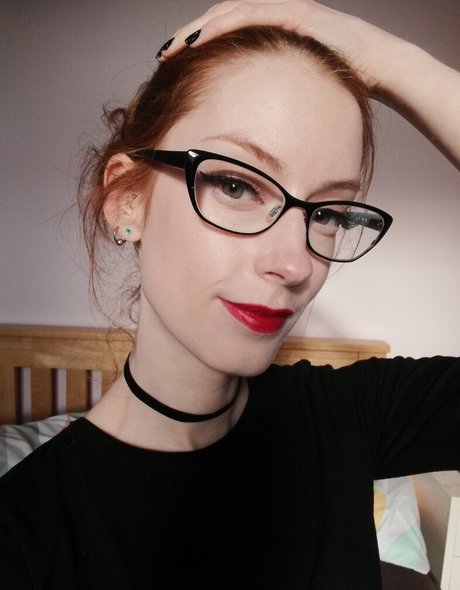 Miss Chloe ASMR model high quality img