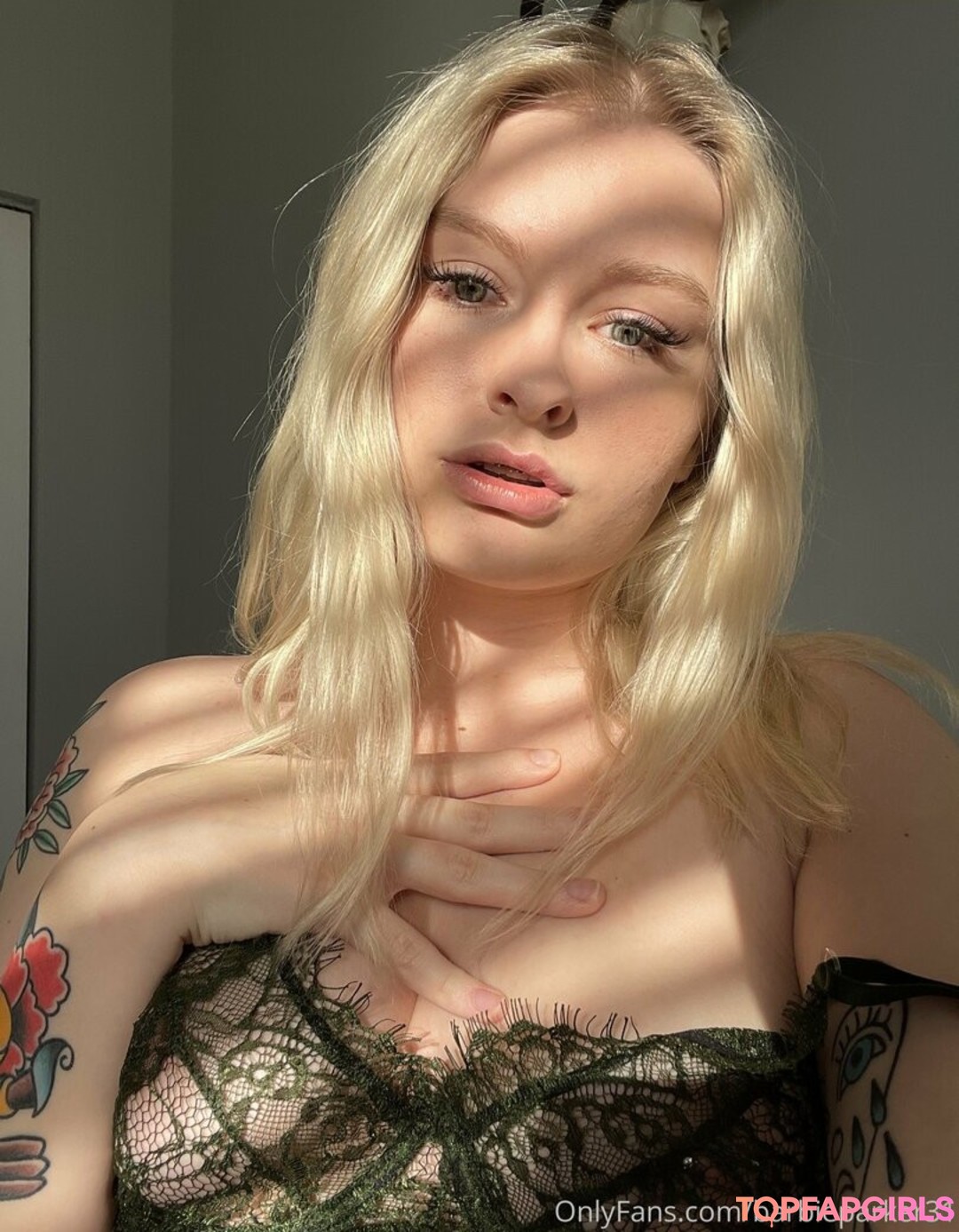 vacation onlyfans art naked image
