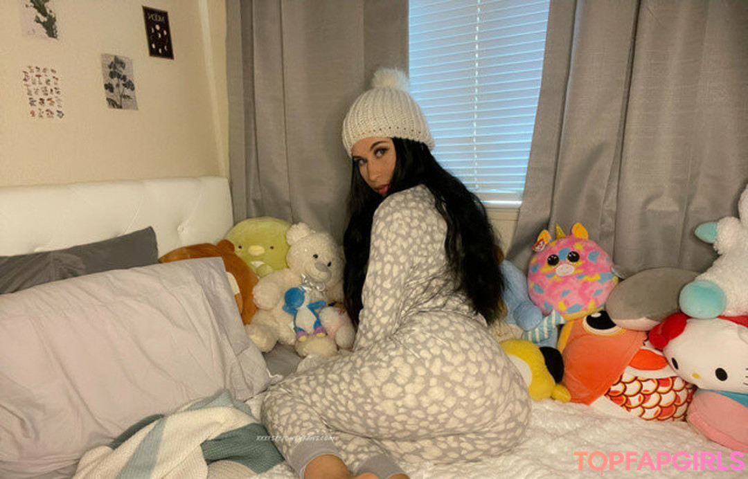 chubby teen onlyfans adult picture