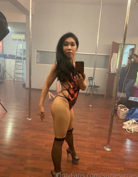 suziesizzles profile image