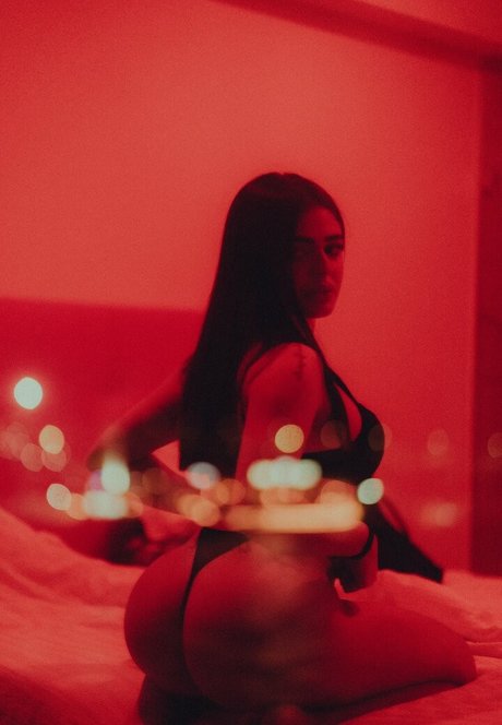 Greta Delmonte perfect model pictures