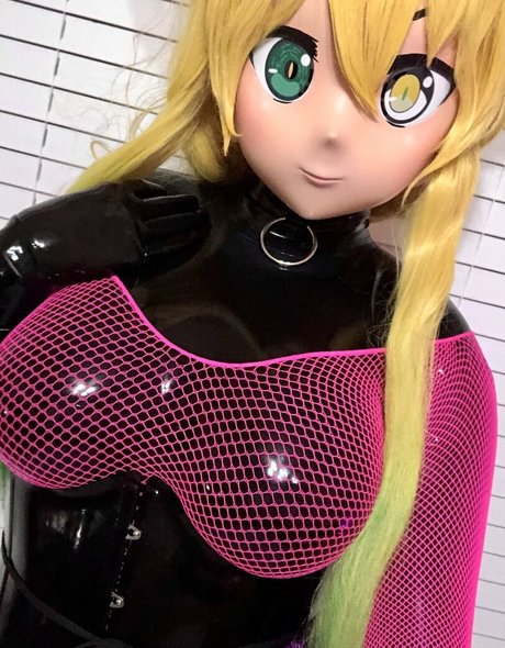 lucoakig erotic model picture