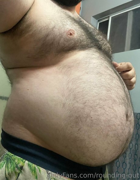 rounding out naked model galleries