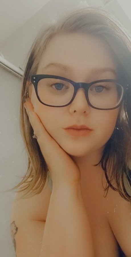 brunette petite onlyfans nice archive