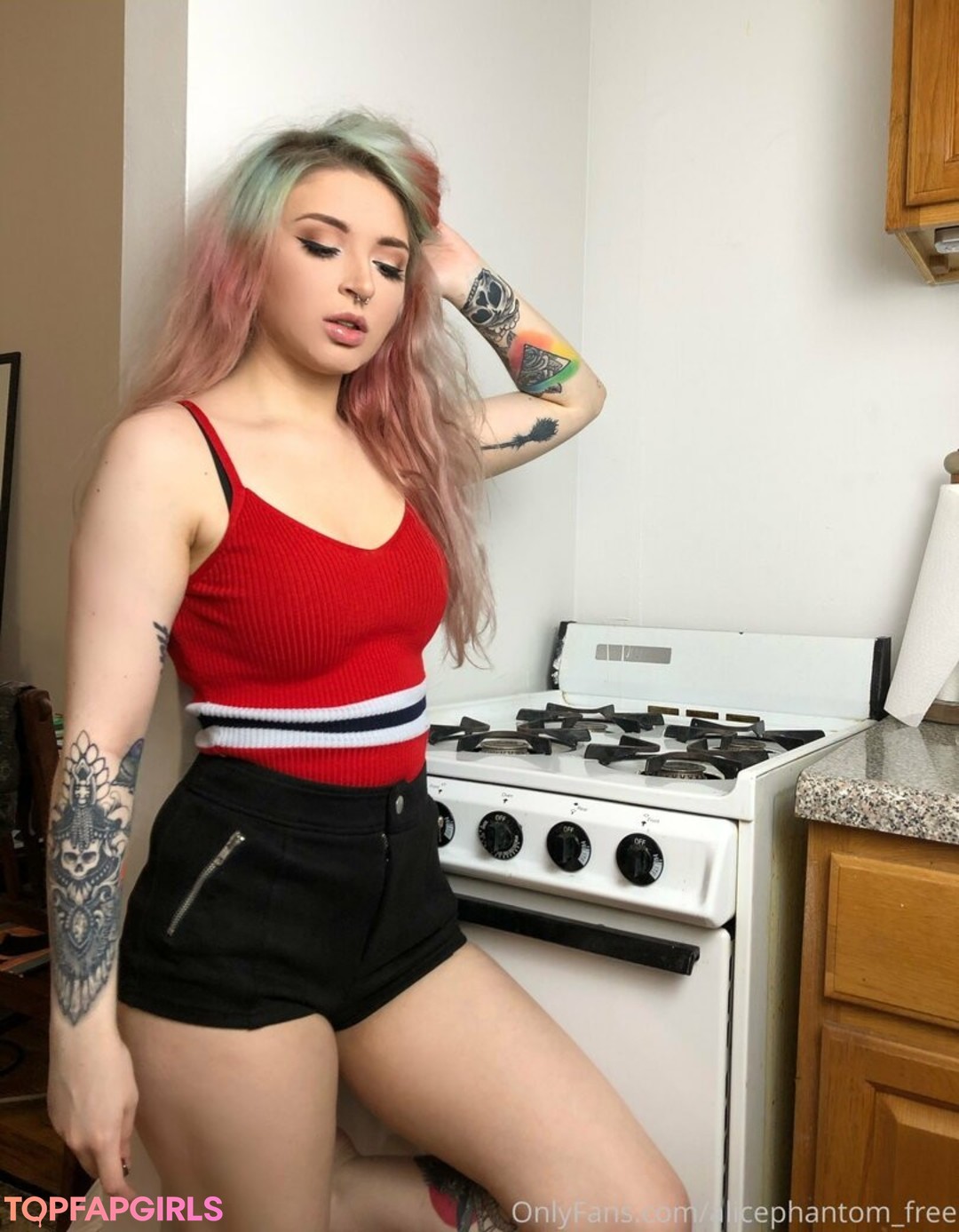 alicephantom free model naked photo