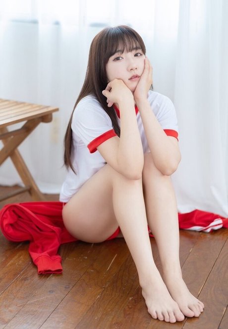 Lee Lyn nude star galleries