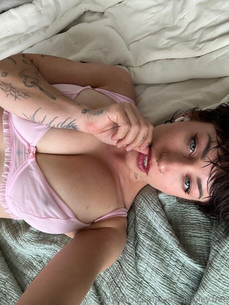 badgalhailey free model naked galleries