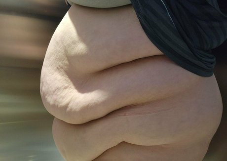 chubbytulip model high quality image