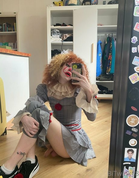 brunette petite onlyfans adult images