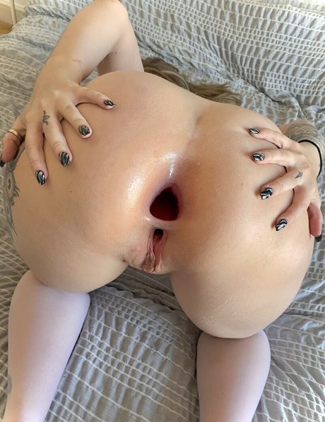 lanawide model adult photo