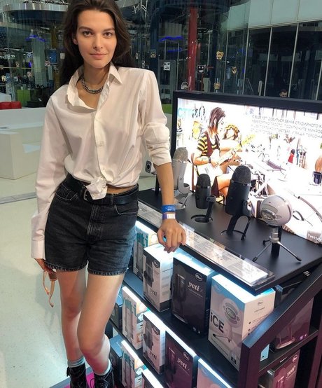 Sasha Zotova star hd gallery