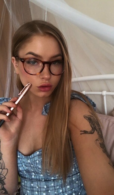 Nsfiw xxx pornstar photo