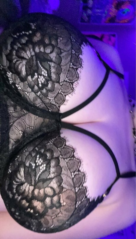 busty milf onlyfans beautiful naked pics