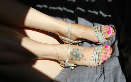 lilmisslongtoes7410 hot star archive