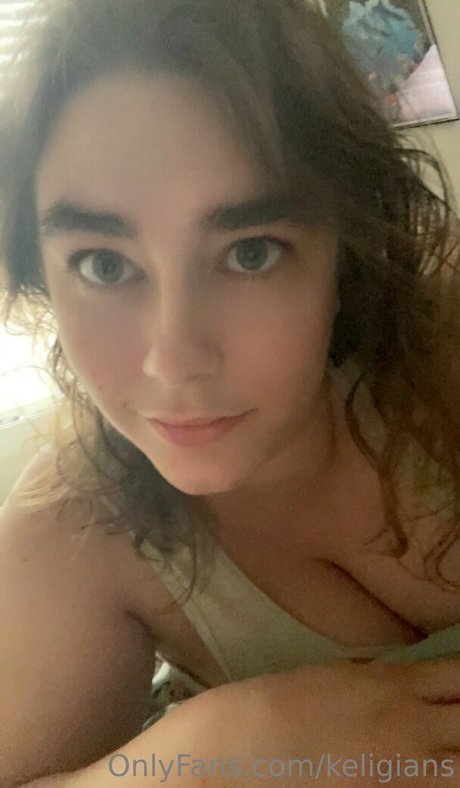 keligians naked model pictures