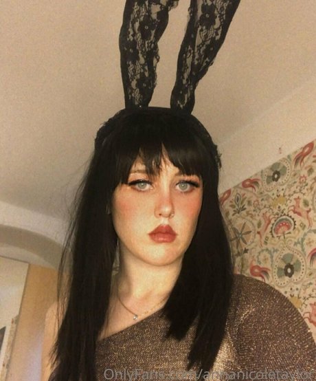 annanicoletaylor nude actress pic