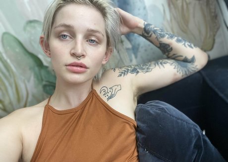 samanthaknoxxoxo model beautiful picture