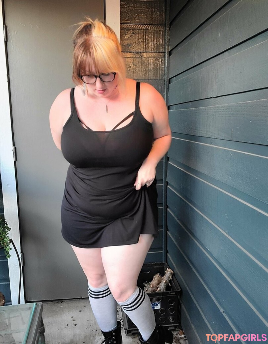 saggy milf onlyfans pornographic pic