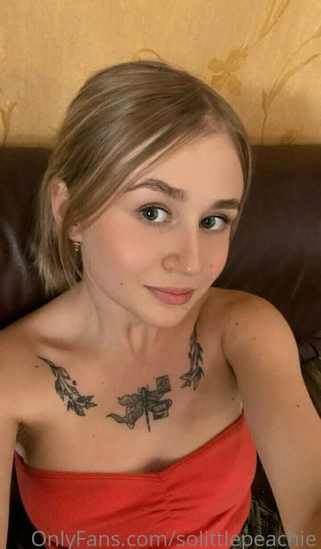 solittlepeachie model top photos