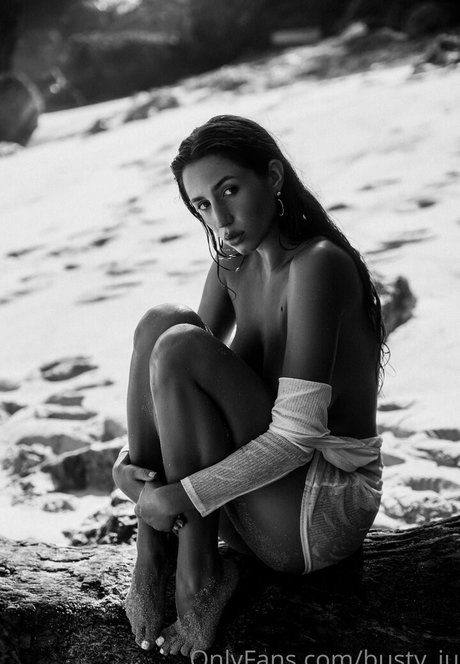 busty ju naked actress pics