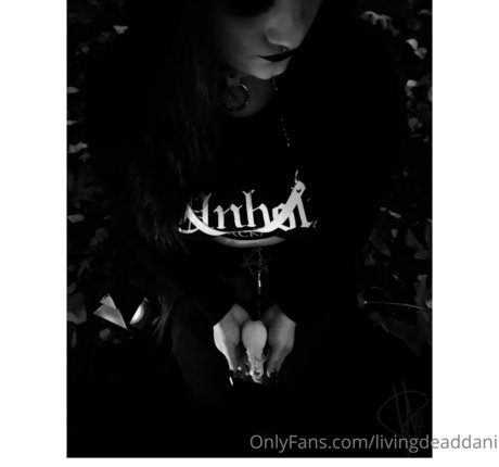 livingdeaddani naked pornstar photos