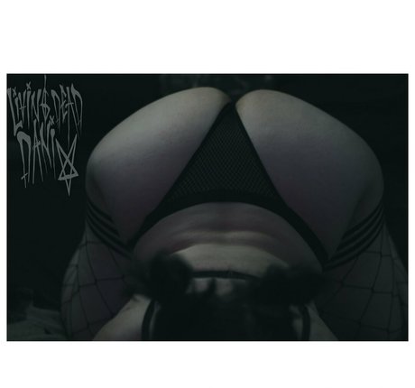 livingdeaddani model art archive