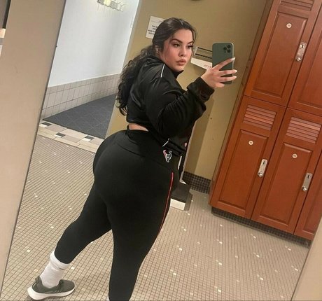 curvy lexas exclusive star image