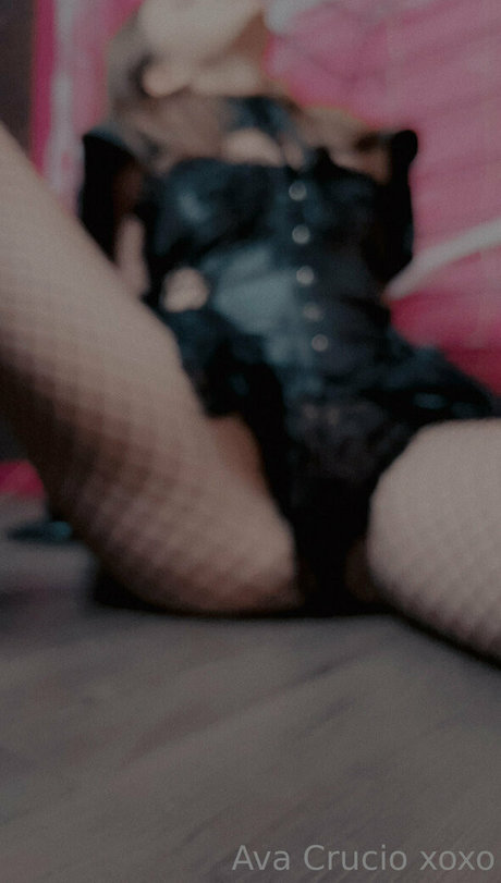 avacruciofree sex model images