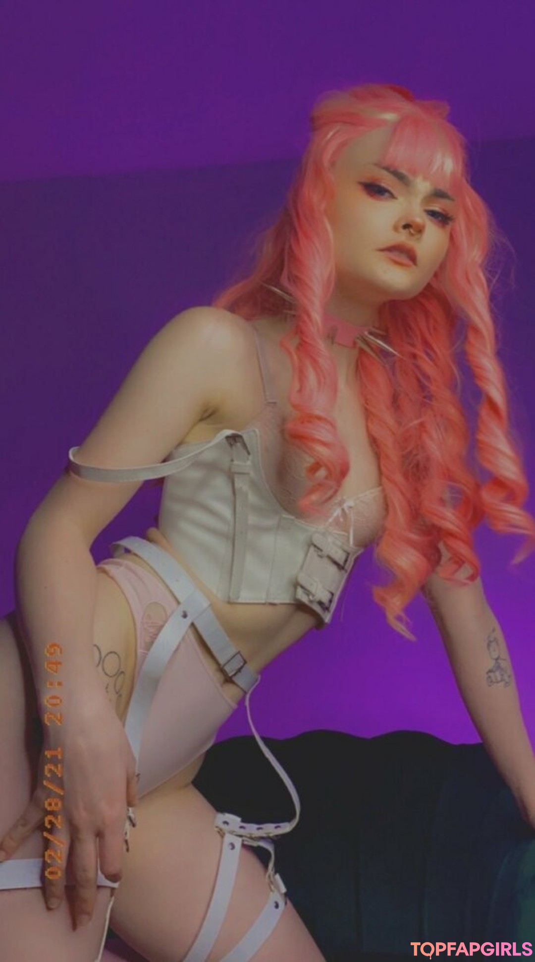 lovelybedhead model hd img